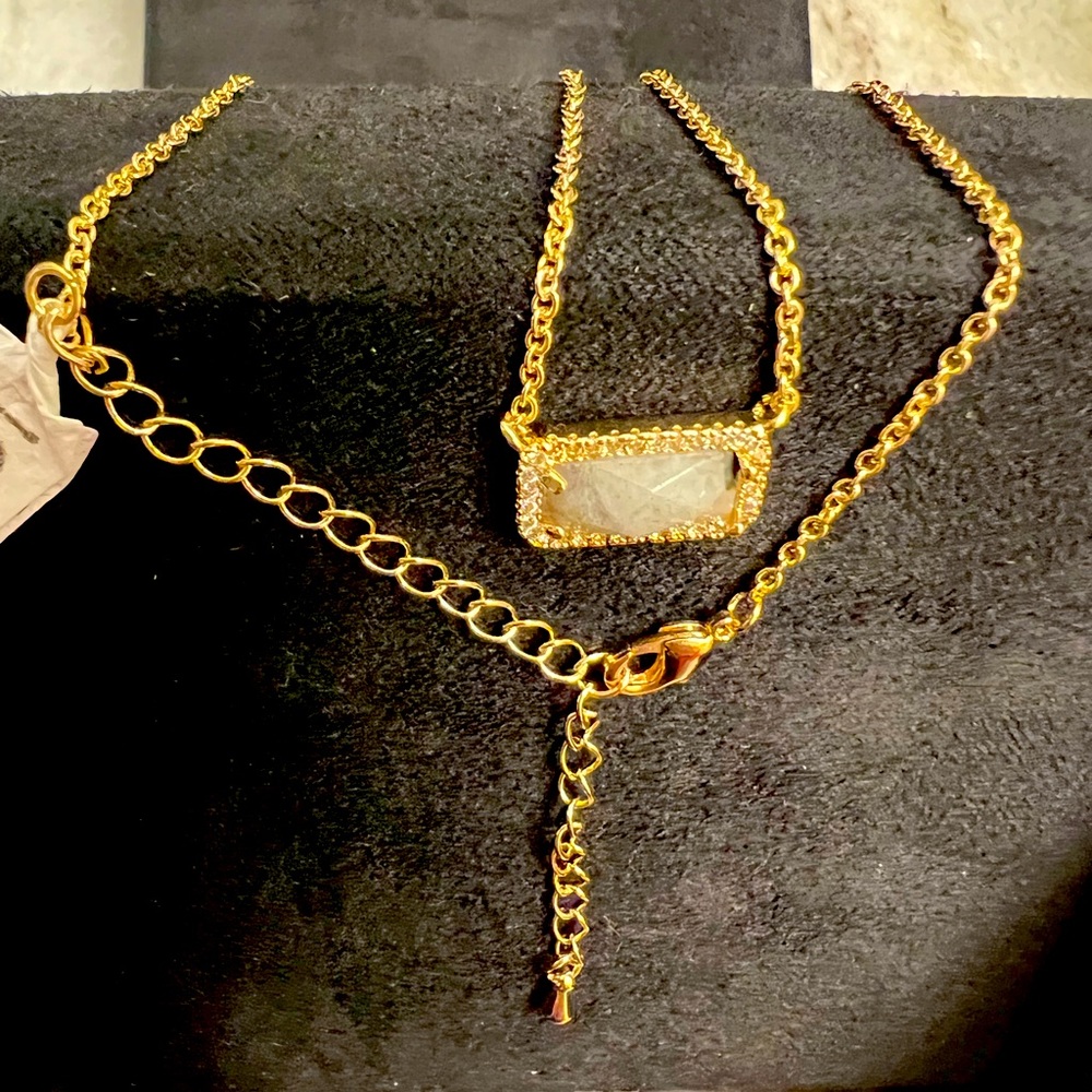NWT Boutique Bar Necklace. 🤍 - Picture 3 of 3